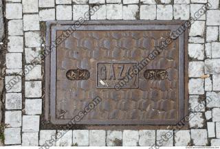 manhole cover rusty 0003